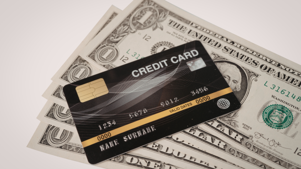 Comparing Cash Versus Credit Spending: Advantages and Risks Explained
